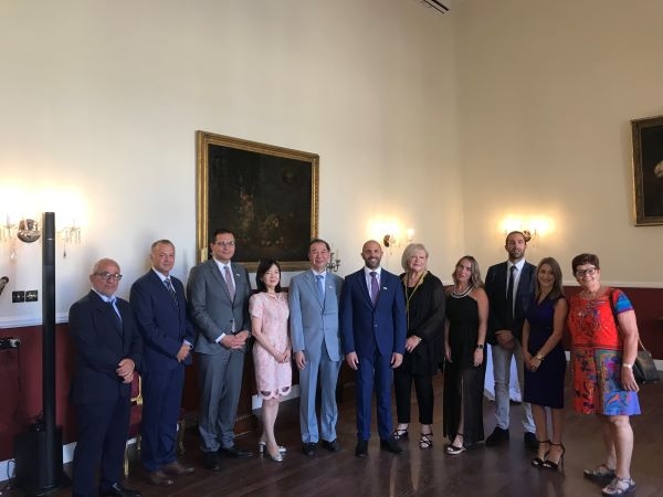 大江大使のマルタ訪問 在マルタ日本国大使館