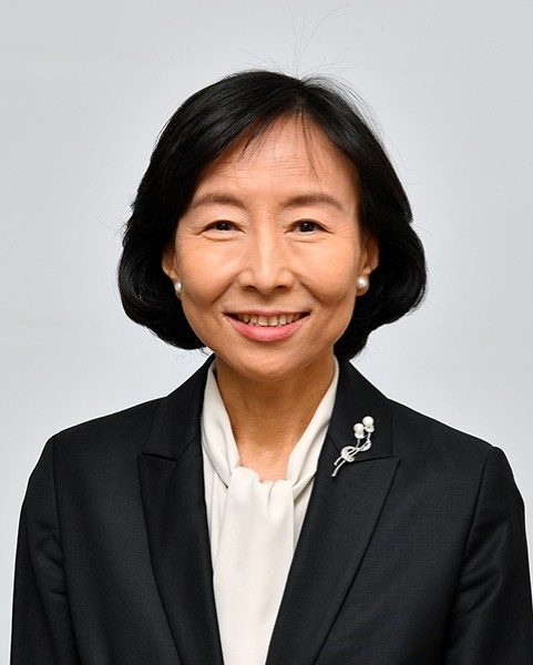 特命全権大使　小野日子