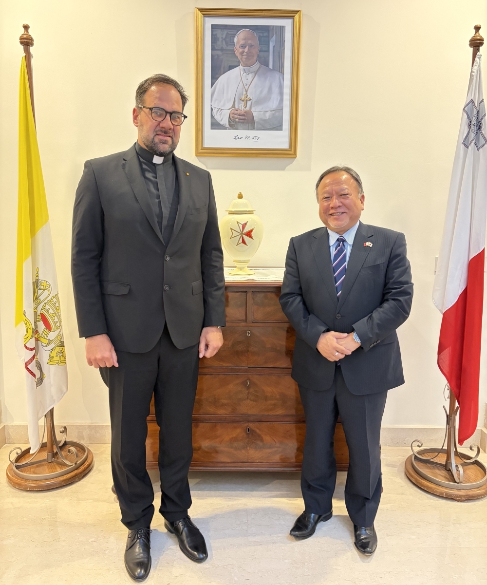 小林龍一郎臨時代理大使によるローマ法王庁大使館への表敬訪問