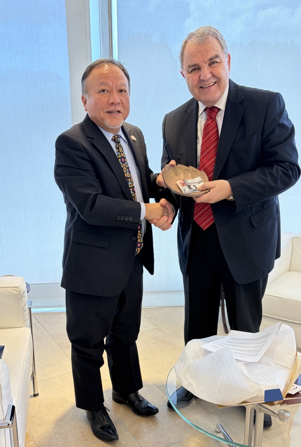 アンジュル・ファルージャ議会議長への表敬訪問