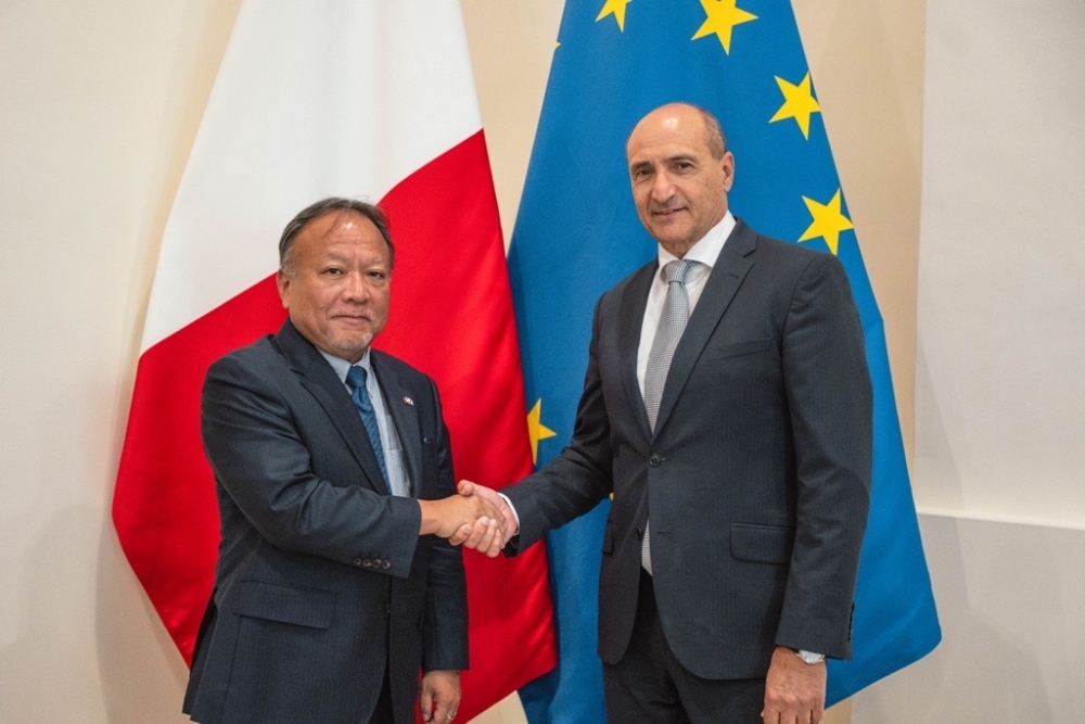 Courtesy call on The Honourable Chris Fearne, Minister for Foreign and European Affairs by Mr. KOBAYASHI Ryuichiro, Chargé d’Affaires a.i. (22 July)