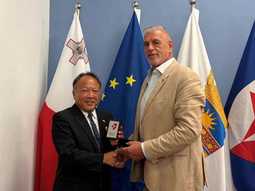  Courtesy call on the Mayor of Sliema by Mr. KOBAYASHI Ryuichiro, Chargé d’Affaires a.i. (9 September)